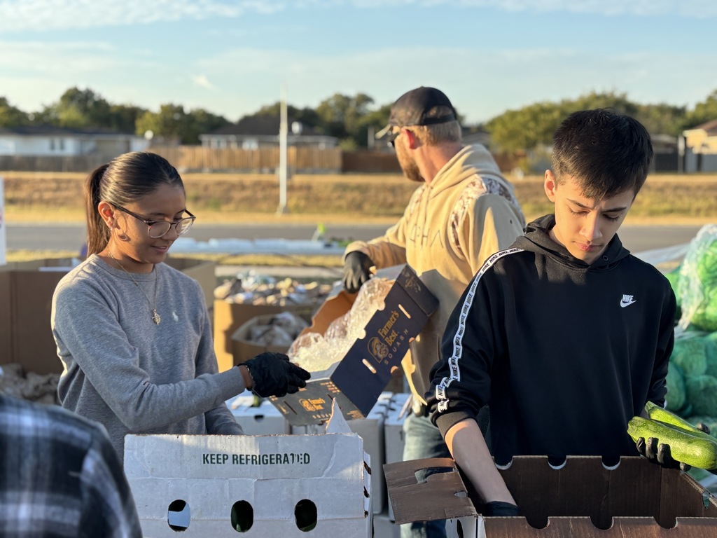 Everman Scholars Serving the Community