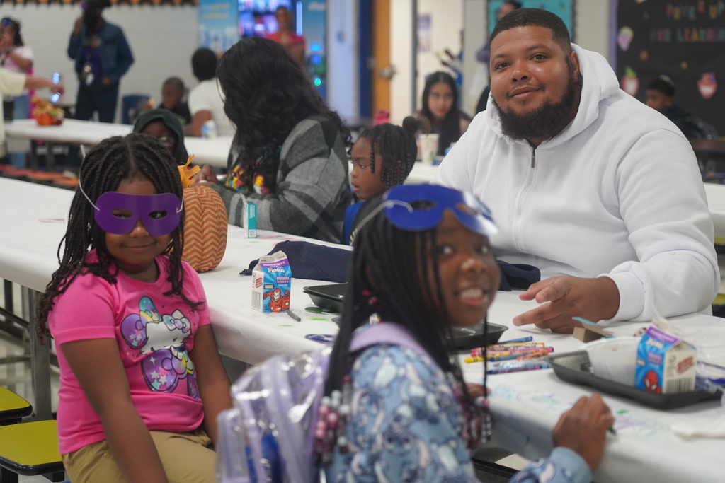 Everman ISD+Donuts With Dads5