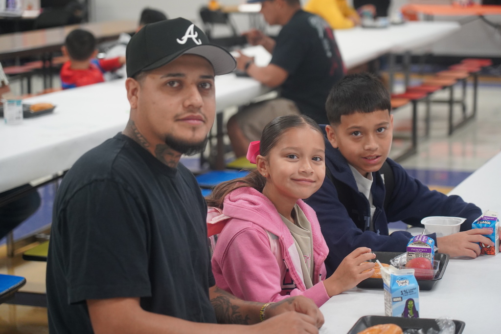 Everman ISD+Donuts With Dads9