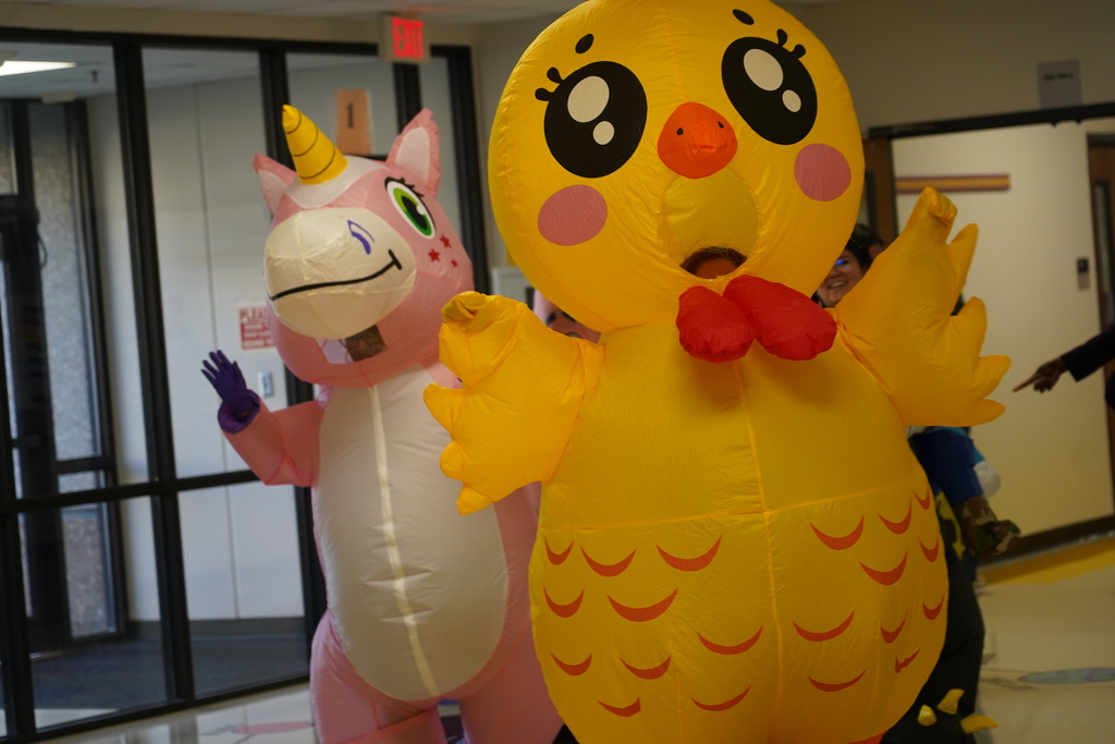 Everman ISD+Danpowellinflatablehallwalk