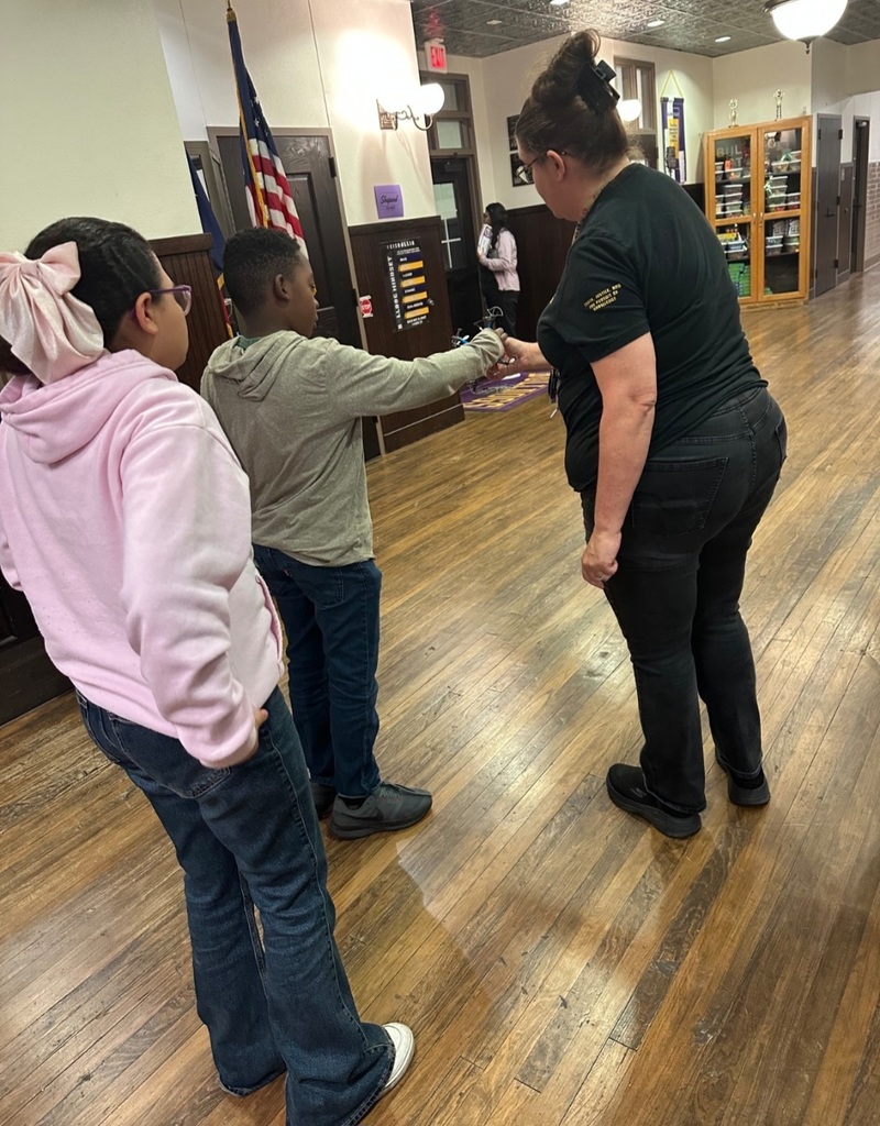 Hommel Robotics Club building robot art and flying drones