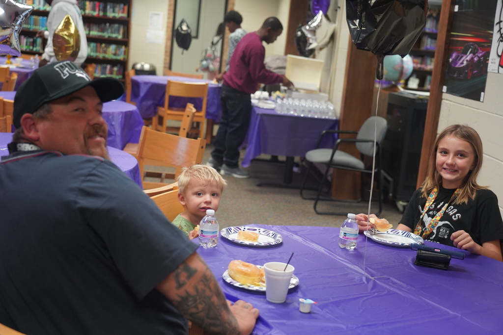 Everman ISD+Donuts With Dads2