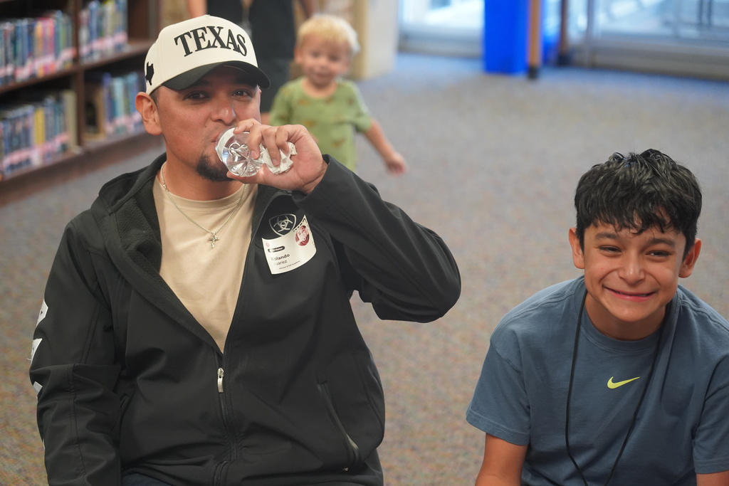 Everman ISD+Donuts With Dads6
