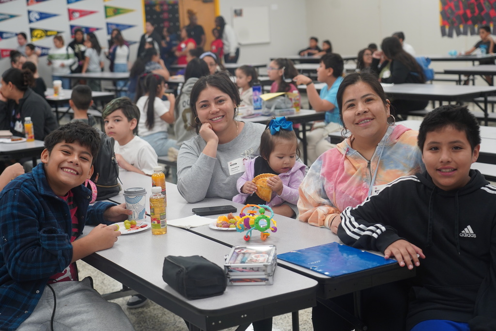 Everman ISD+MuffinsWithMoms7