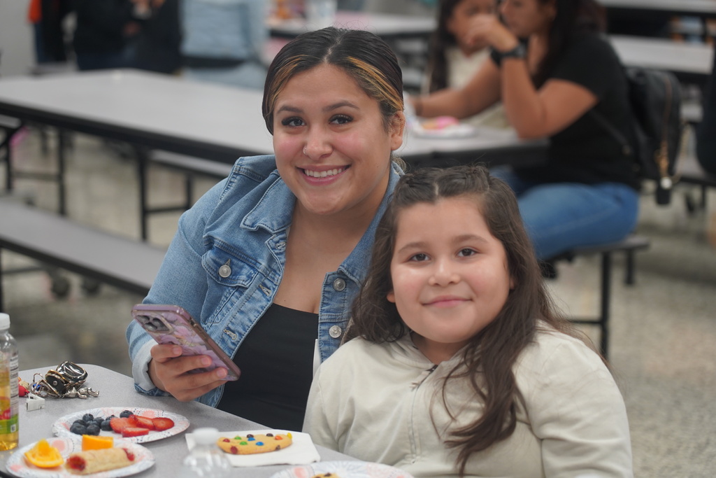 Everman ISD+MuffinsWithMoms2