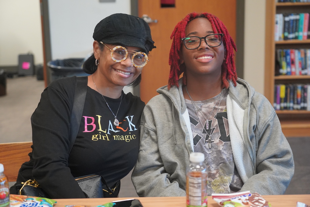 Everman ISD+MuffinsWithMoms