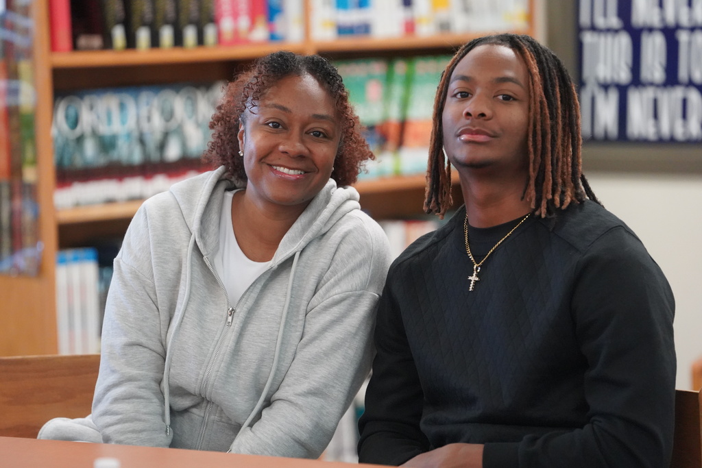 Everman ISD+MuffinsWithMoms9