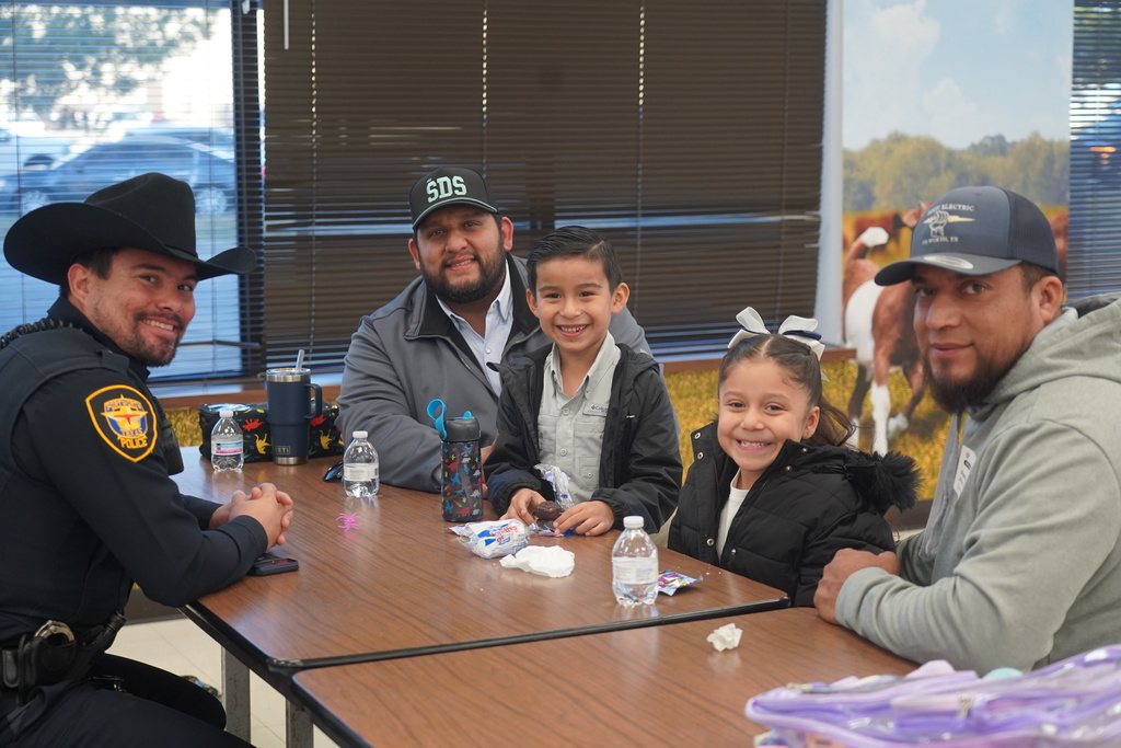 Everman ISD+Donuts With DadsDPKinder4