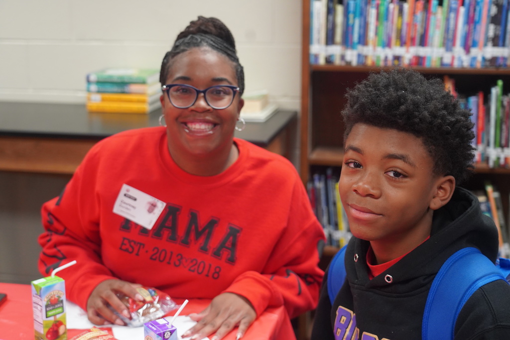 Everman ISD+MuffinsWithMomsSTEM3