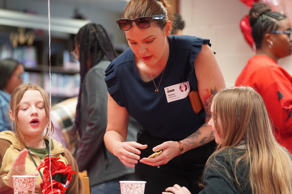 Everman ISD+MuffinsWithMomsSTEM