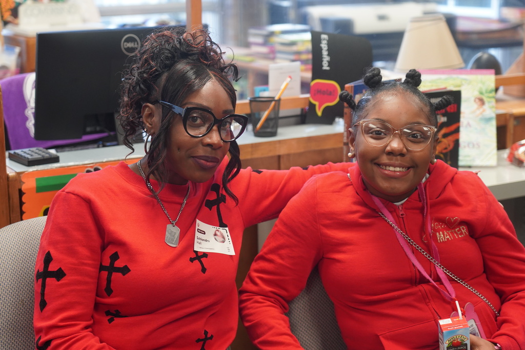 Everman ISD+MuffinsWithMomsSTEM9