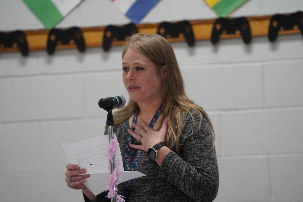 Huge thanks to Mrs. Winn for securing the grant that brought us a brand-new Atmos Book Machine. We are grateful to Atmos Energy and the Everman Education Foundation for supporting our students and expanding access to literacy. #EISDALLIN #WHYEVERMAN #BishopElementary #LiteracyMatters