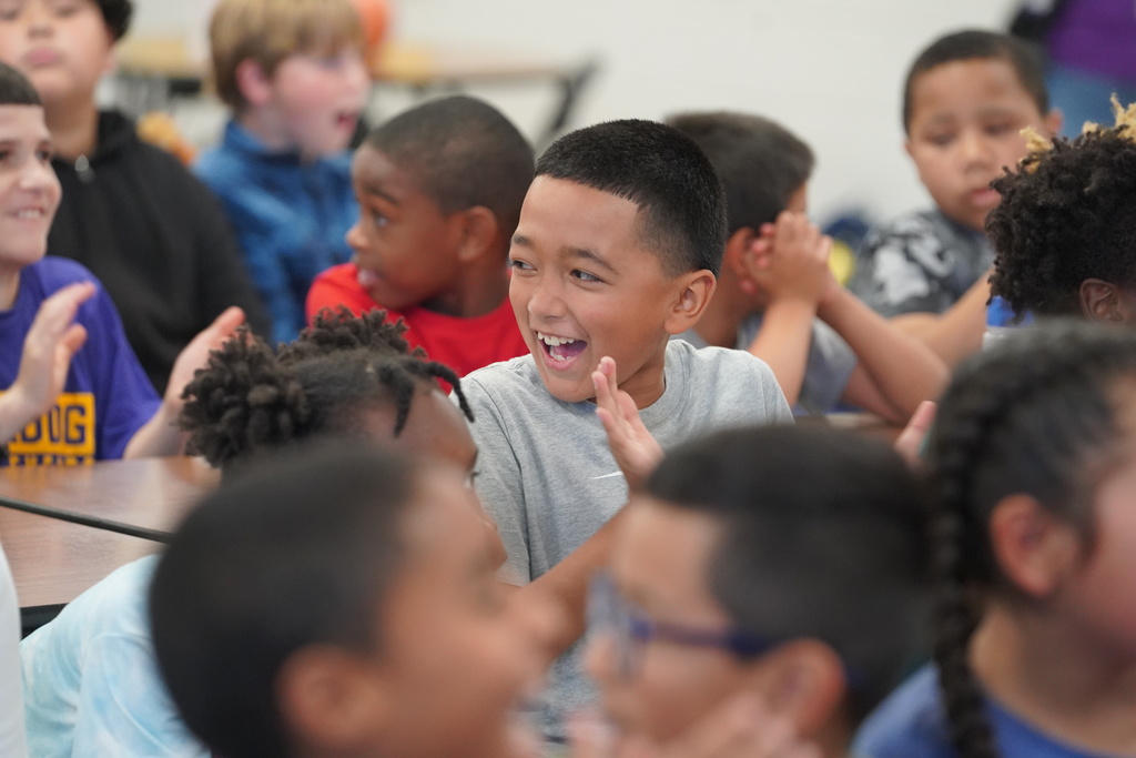 Huge thanks to Mrs. Winn for securing the grant that brought us a brand-new Atmos Book Machine. We are grateful to Atmos Energy and the Everman Education Foundation for supporting our students and expanding access to literacy. #EISDALLIN #WHYEVERMAN #BishopElementary #LiteracyMatters