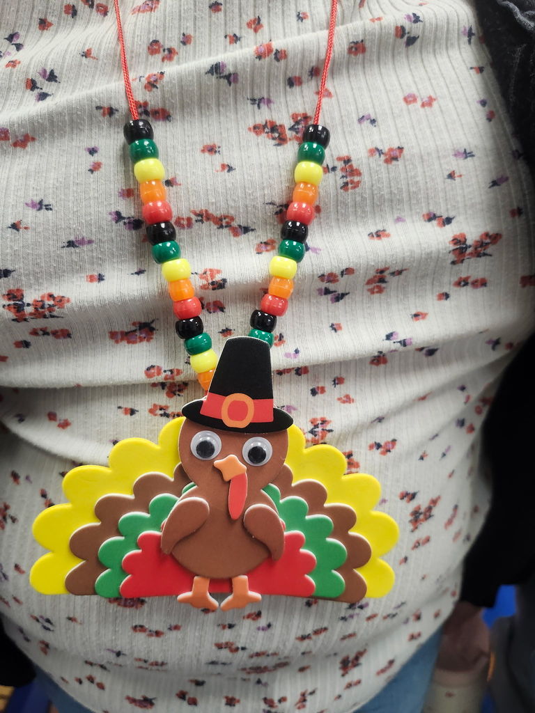 Art club made festive necklaces for Turkey season