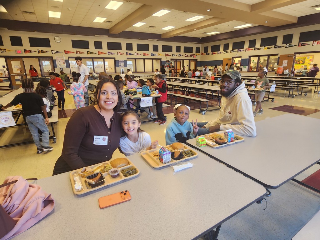 Thanksgiving Luncheon Families 1