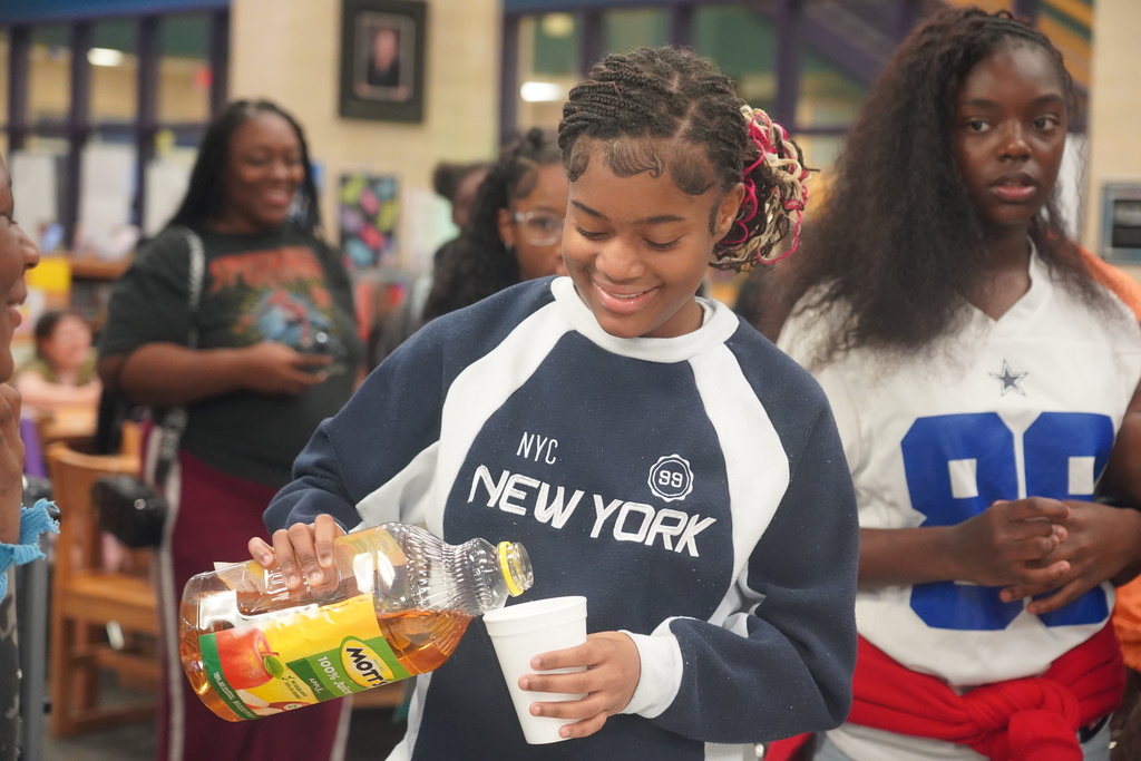 Everman ISD+MuffinsWithMoms3