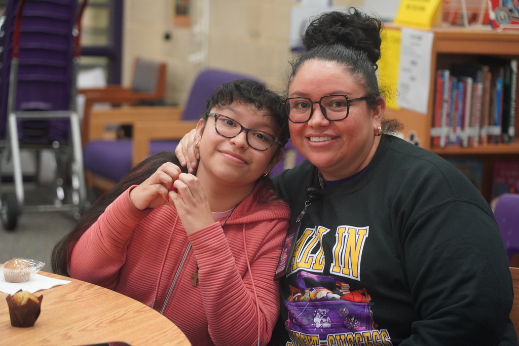 Everman ISD+MuffinsWithMoms4