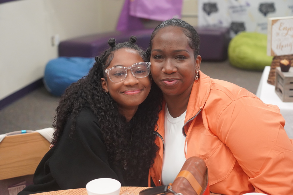 Everman ISD+MuffinsWithMoms