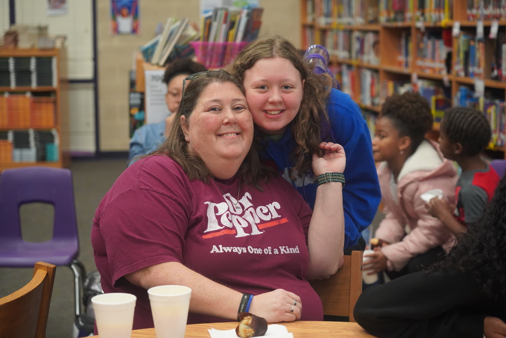 Everman ISD+MuffinsWithMoms7