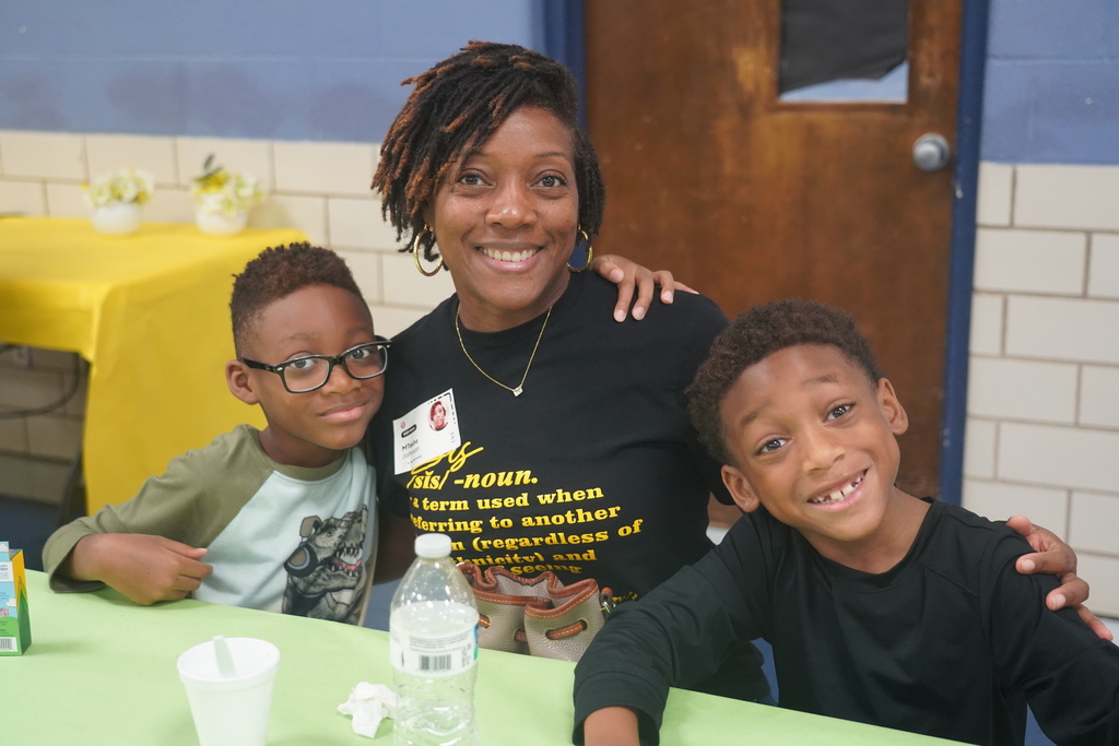 Everman ISD+MuffinsWithMomsEray6