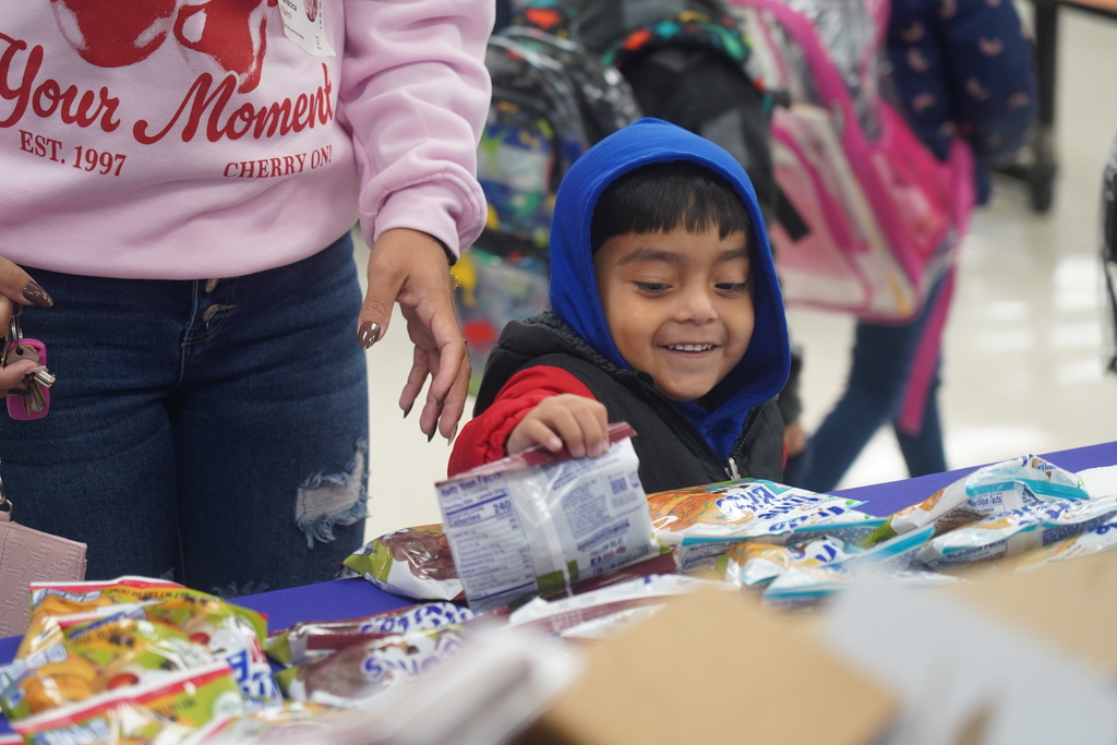 Everman ISD+MuffinsWithMoms7
