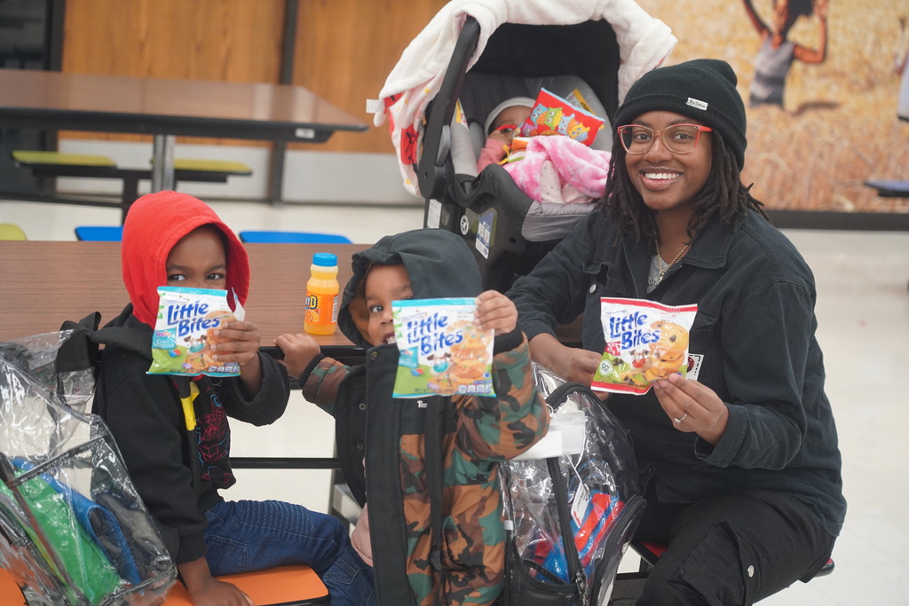 Everman ISD+MuffinsWithMoms