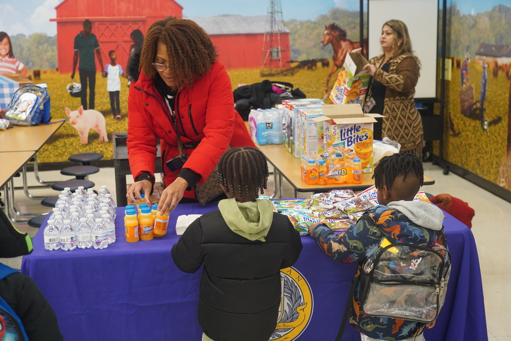 Everman ISD+MuffinsWithMoms2