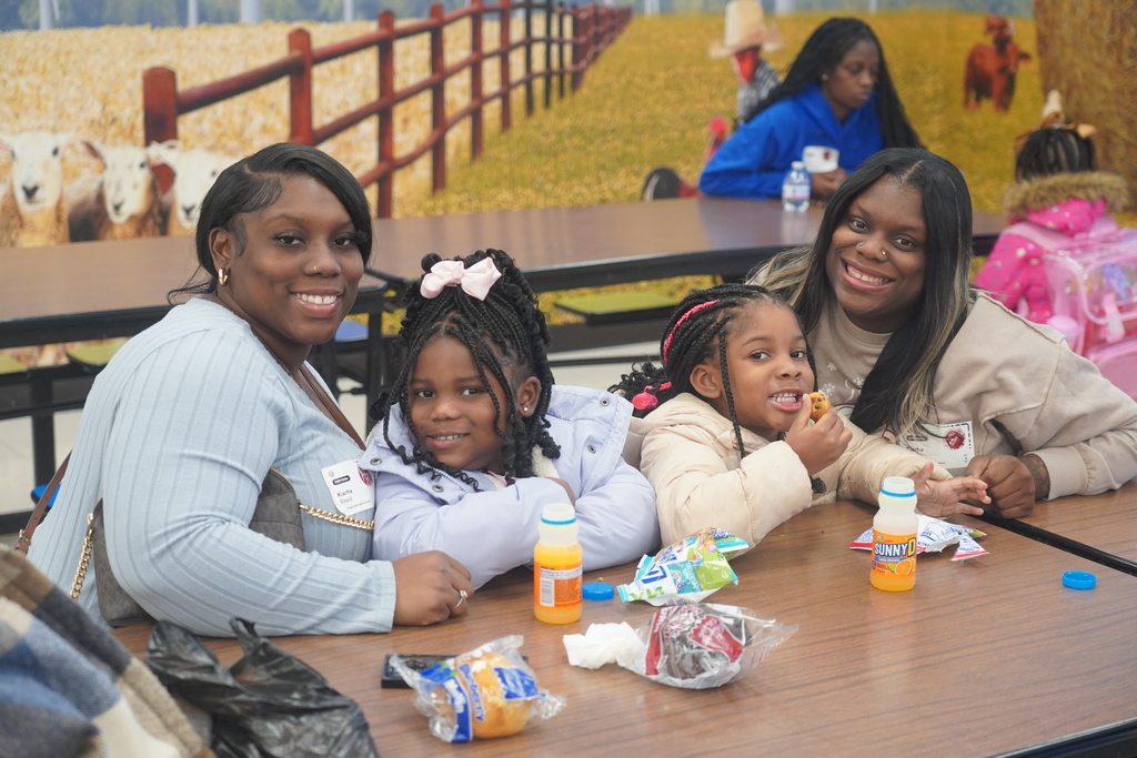 Everman ISD+MuffinsWithMoms8