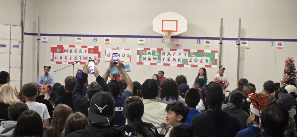 Hommel celebrating the season! Mr.Bailey and our students worked hard to put on a great show. Thanks to our families who packed the gym leaving standing room only!