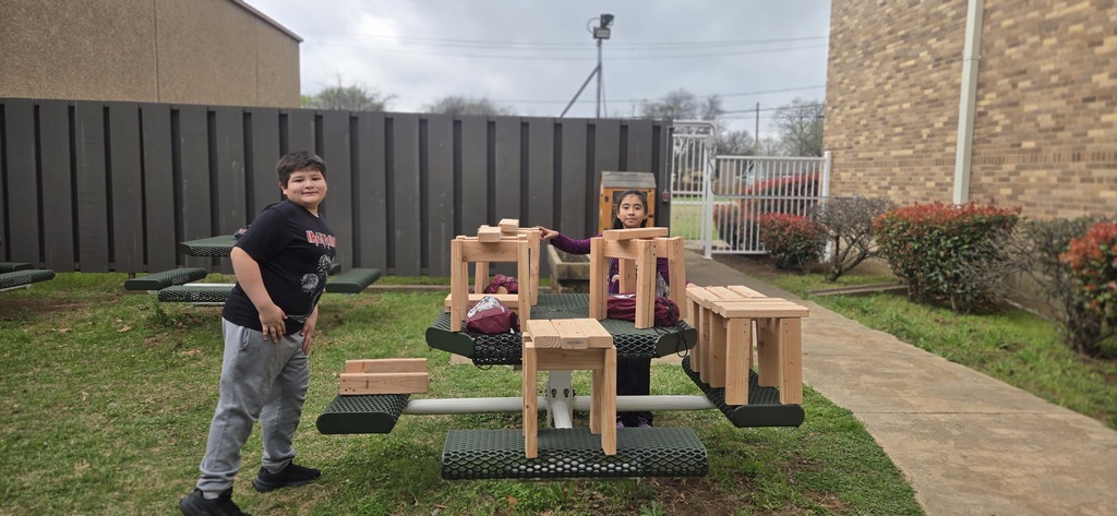 Hommel Construction Club, getting closer to finishing our semester projects!