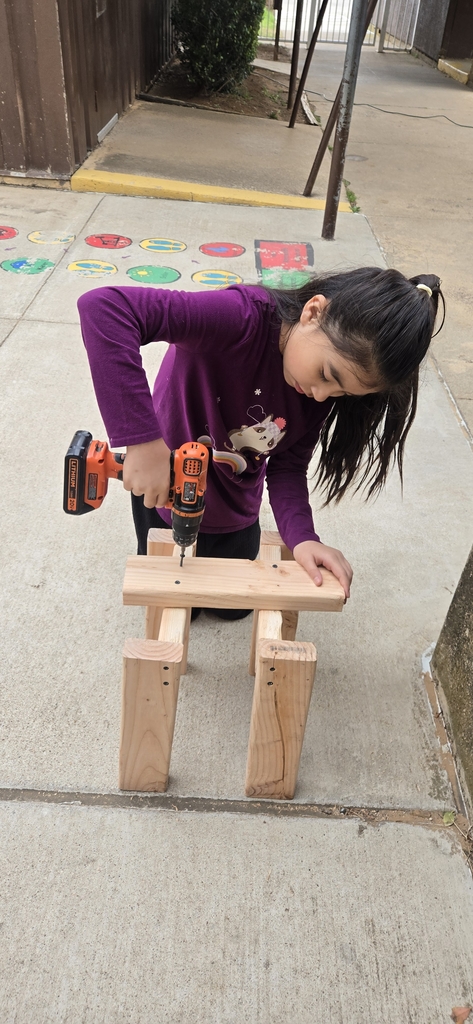 Hommel Construction Club, getting closer to finishing our semester projects!