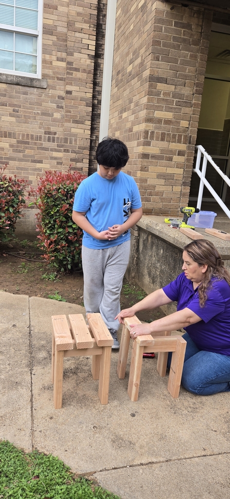 Hommel Construction Club, getting closer to finishing our semester projects!