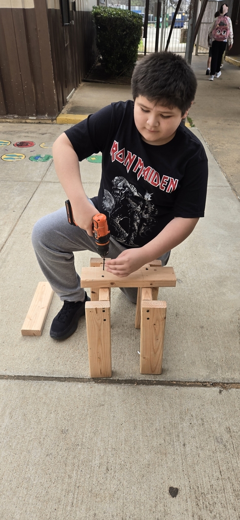 Hommel Construction Club, getting closer to finishing our semester projects!