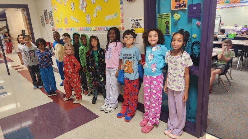 Let's Read with Mrs. Kelly's class!