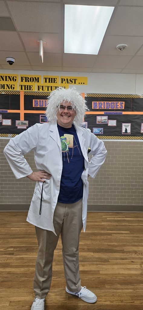 Our amazing Mr. Seals helped set the mood for the 5th grade Science STAAR yesterday. Our amazing staff 'chalked the walk' to encourage students in all testing subjects. 