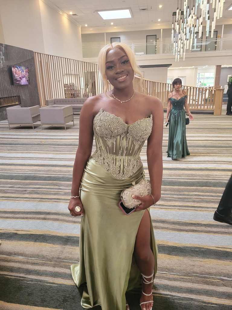 Student in prom attire