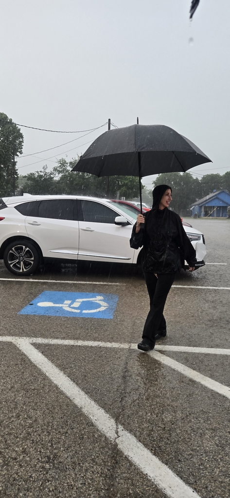 The Hommel crew shows up, rain or shine. Thank you to our students and families who were patient and understanding during the dismissal downpour.  