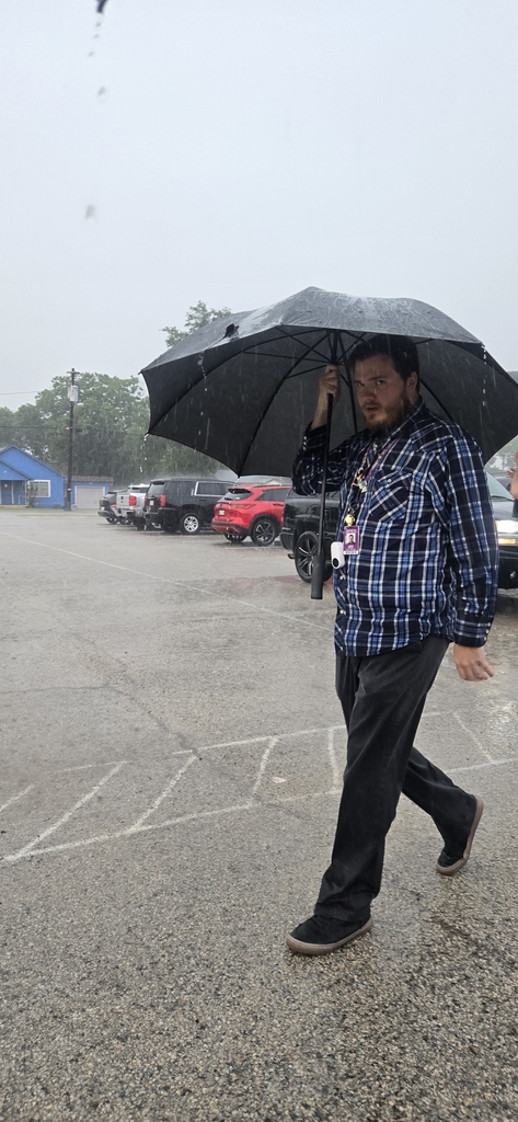 The Hommel crew shows up, rain or shine. Thank you to our students and families who were patient and understanding during the dismissal downpour.  