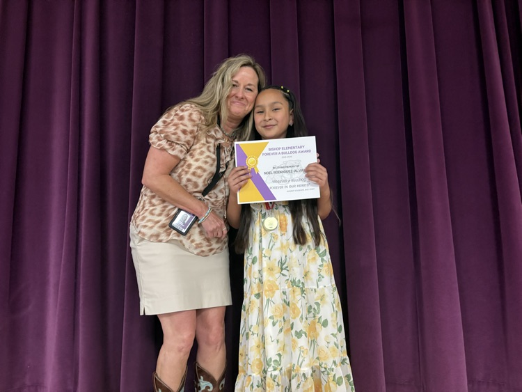 Forever a Bulldog Award for Noel