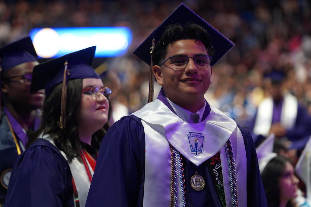 Everman ISD+GraduationCeremony6