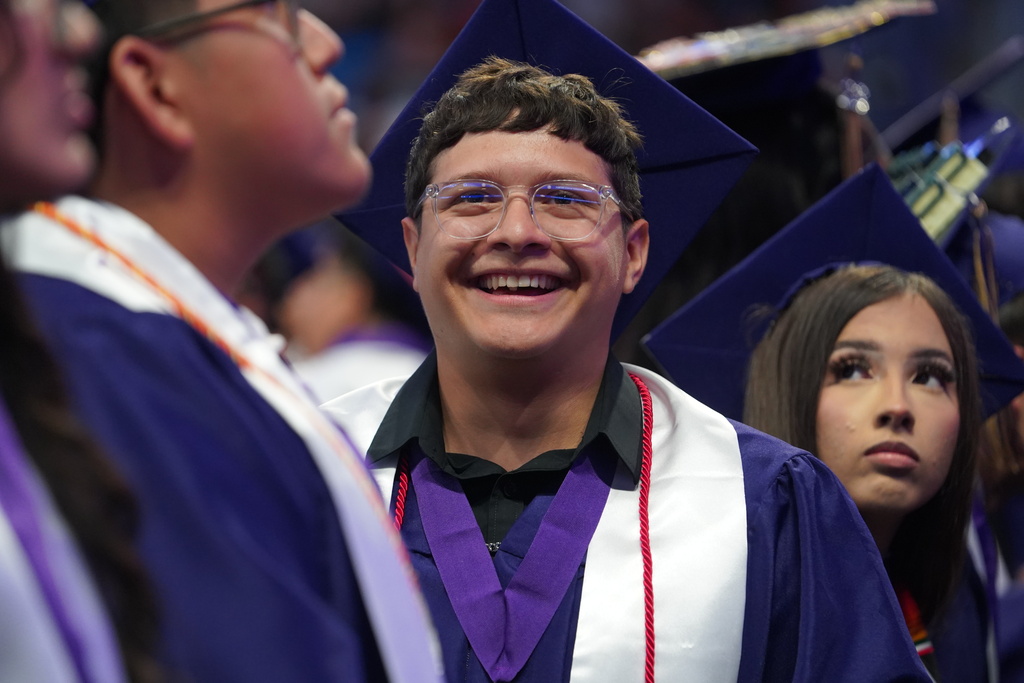 Everman ISD+GraduationCeremony2-3