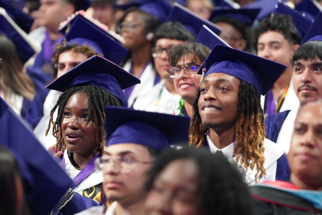 Everman ISD+GraduationCeremony2-2