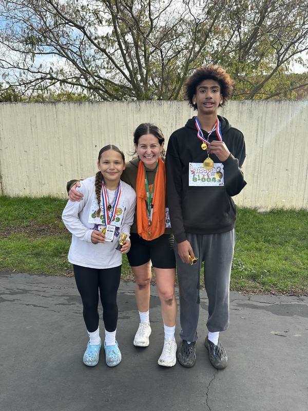 Photo of the race winnners for David Weir's Holiday Hoopla