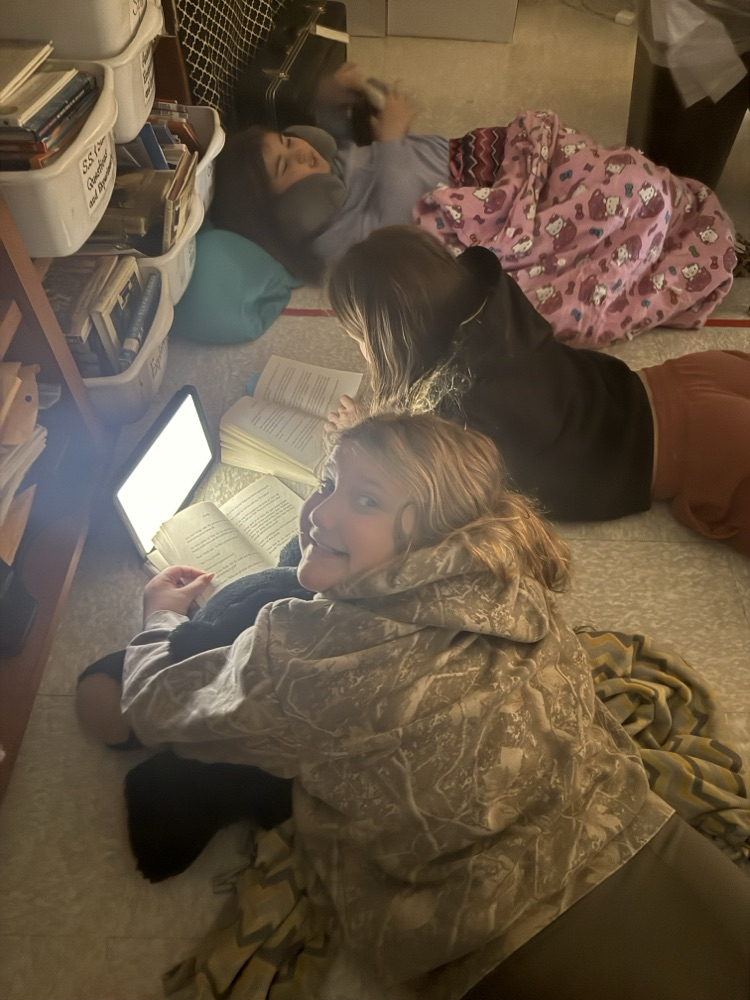 students reading 