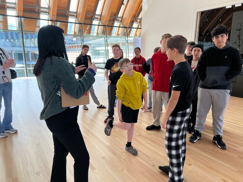 MS GT went to the Crystal Bridge art museum 