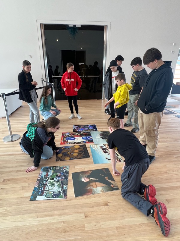 MS GT went to the Crystal Bridge art museum 