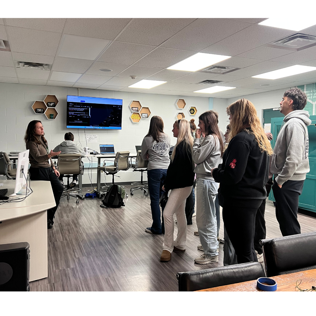 The Current Events class toured Mercyhurst University's Intelligence studies program. The students got an Intel overview, toured the CIRAT Center and engaged in some experiential learning discussions. Thank you to Mercyhurst University for this wonderful opportunity!