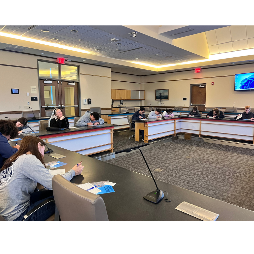 The Current Events class toured Mercyhurst University's Intelligence studies program. The students got an Intel overview, toured the CIRAT Center and engaged in some experiential learning discussions. Thank you to Mercyhurst University for this wonderful opportunity!