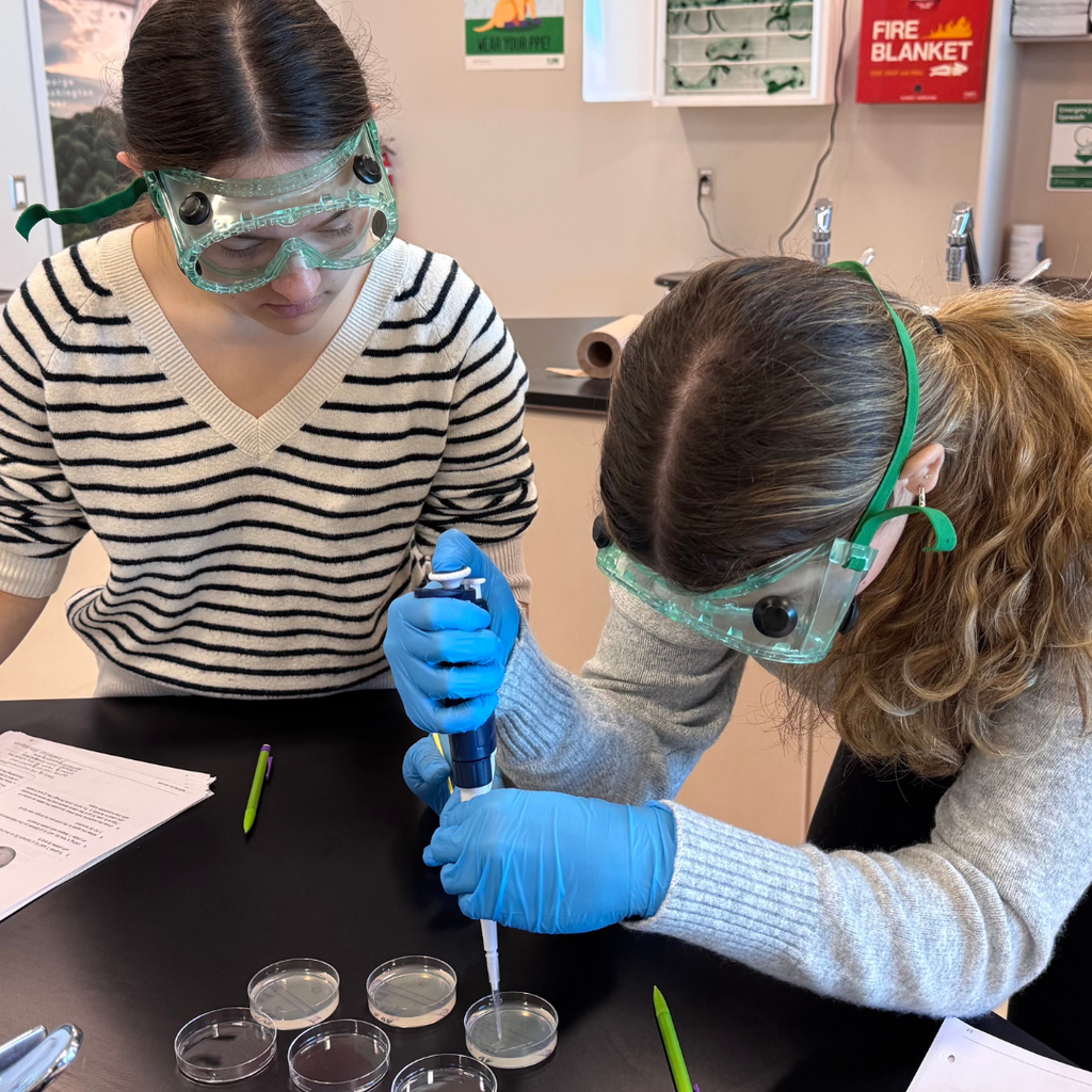 2 students with petri dish