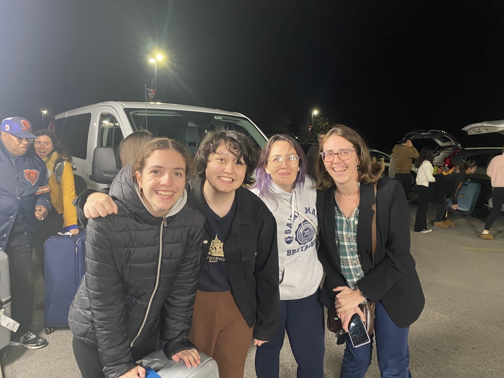 people saying goodbye